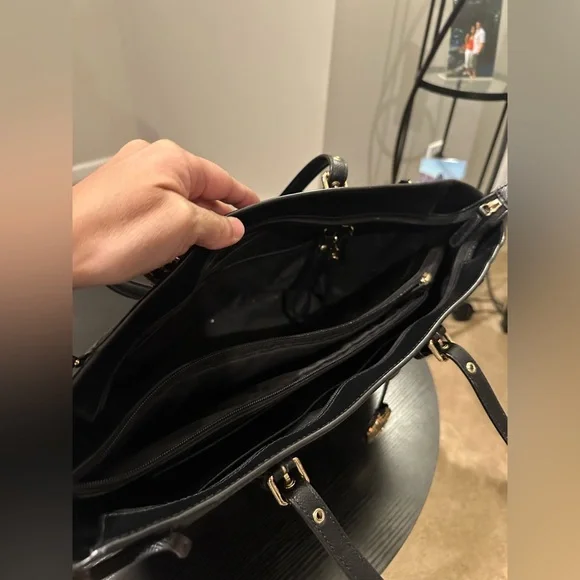 MICHAEL Michael Kors Leather Tote. - Picture 3 of 3